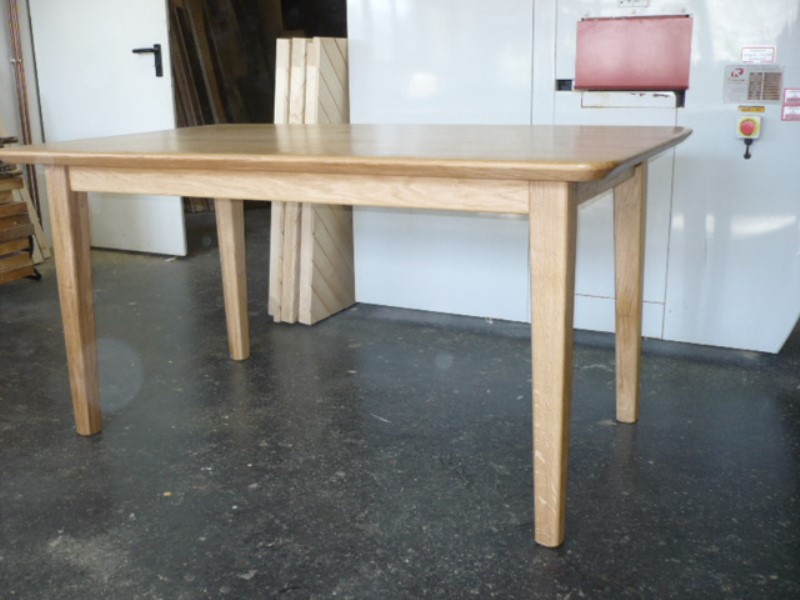 Masivne lesene mize